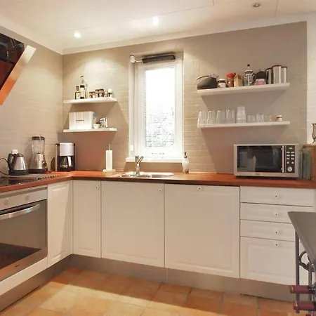 Laila - 50m From The Sea By Interhome *