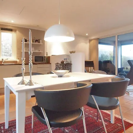 Semesterbostad Laila - 50m From The Sea By Interhome